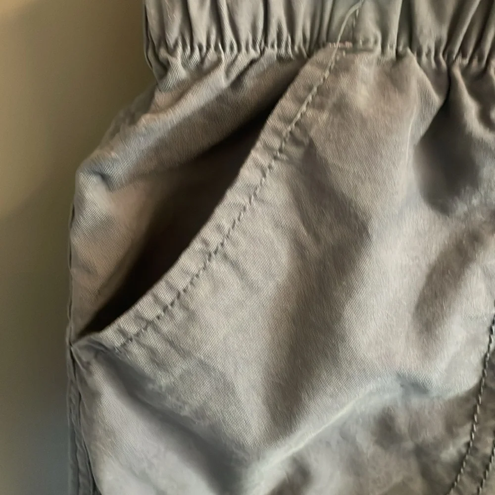 Old Navy Girls Gray Pull On Shorts Elastic Waist Multi Color Drawstring Size M 8